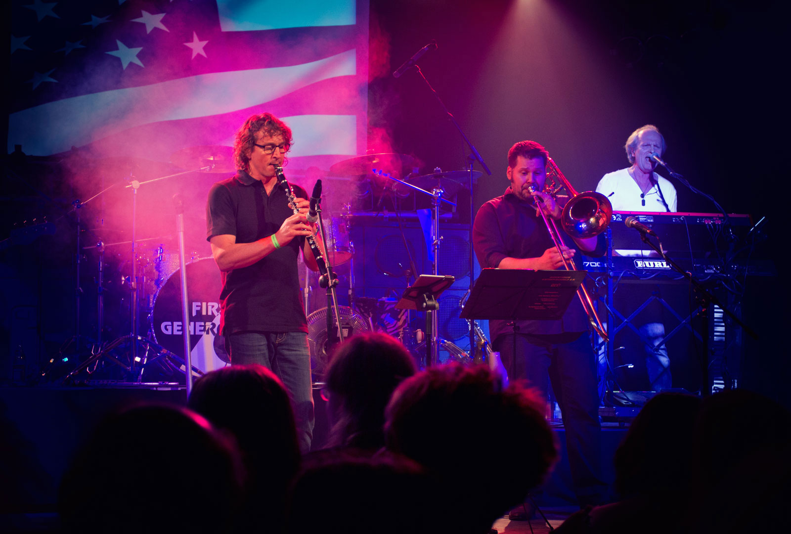 Gastmusiker Gerhard Cäsar (Klarinette) und Markus (Posaune) bei dem Song „Breakfest in America“.