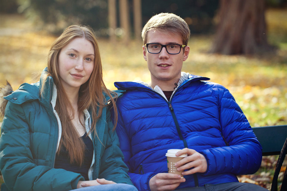 Paar Fotoshooting, Stadtpark Würzburg