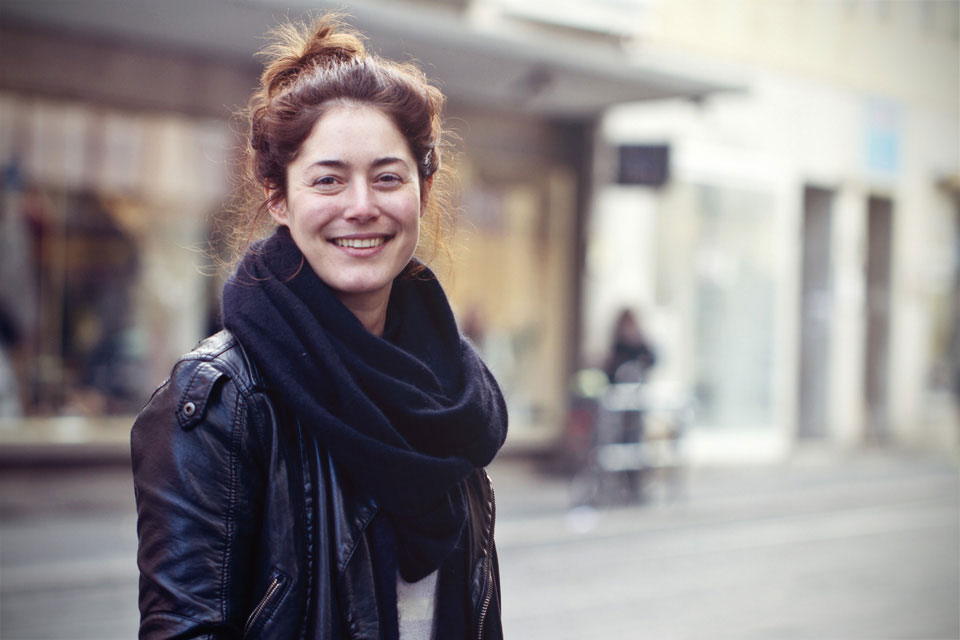 Portraitfoto lächelnde Frau, Menschen Würzburgs